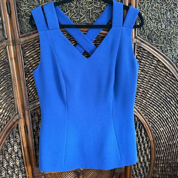 Imasira model sleeveless top - Picture 3 of 4